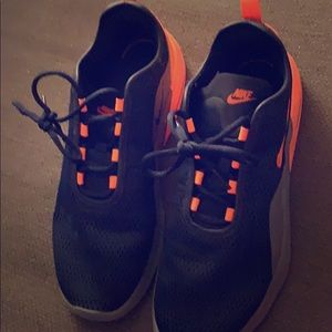 Brand new pair of Nike sneakers